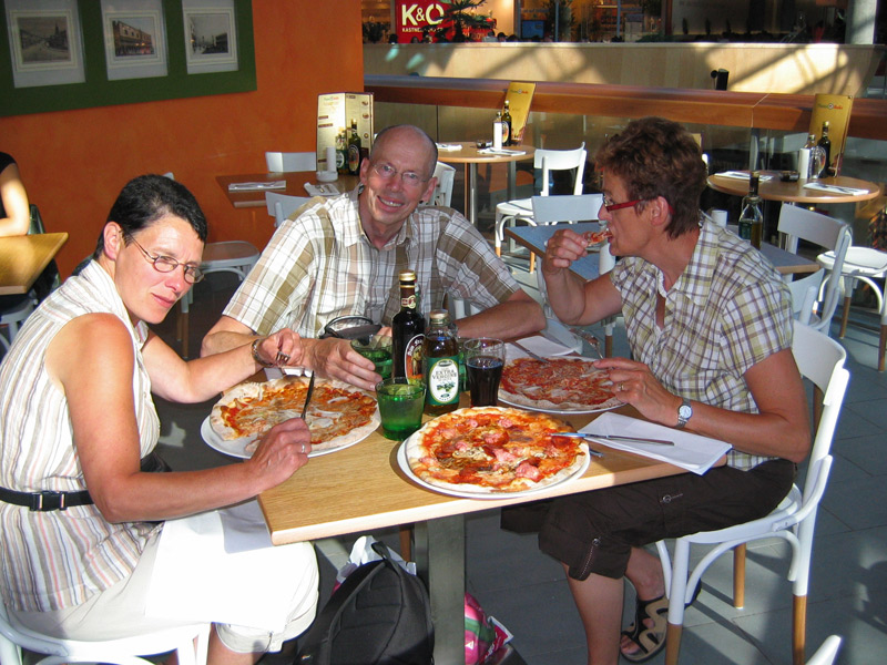 We sluiten de dag in het Atrio af met een lekkere pizza.