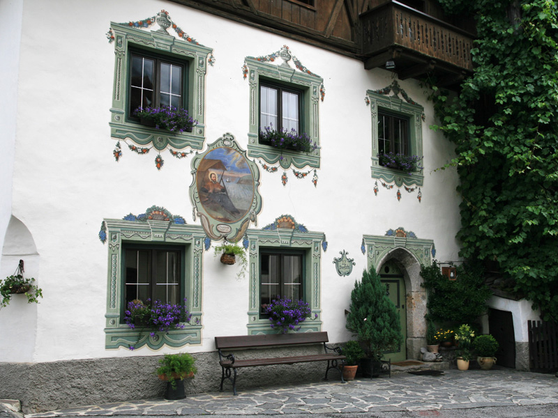 Haus Tschol und Georgsbrunnen