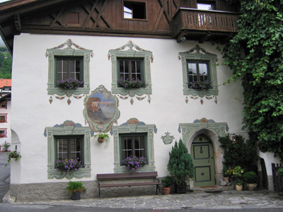 Haus Tschol und Georgsbrunnen